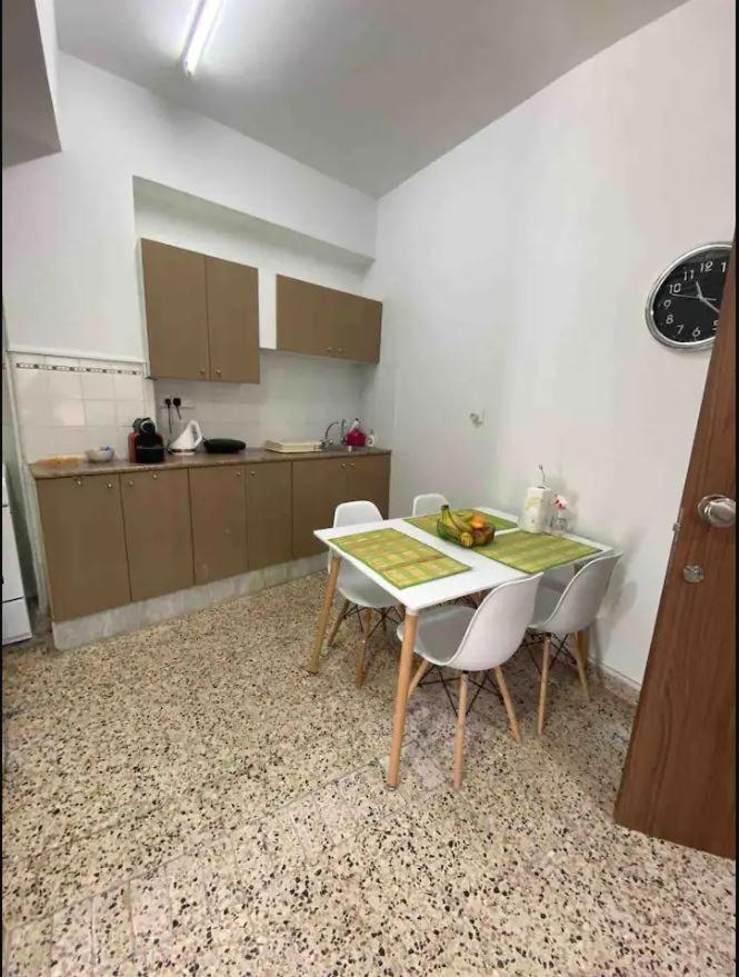 2 Bedroom Apt In Ermou 4 Minute Walk Beach 拉纳卡 外观 照片