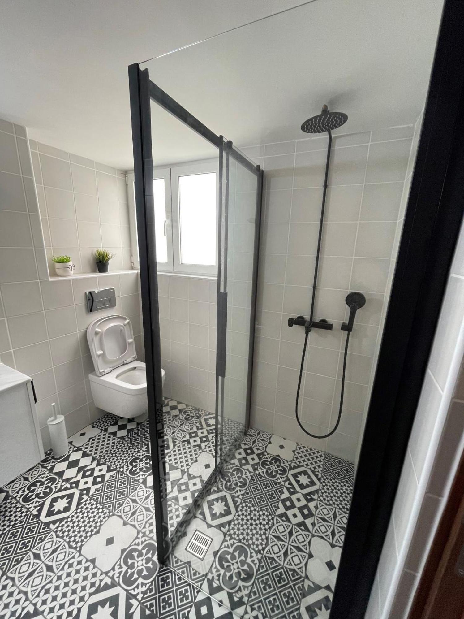 2 Bedroom Apt In Ermou 4 Minute Walk Beach 拉纳卡 外观 照片